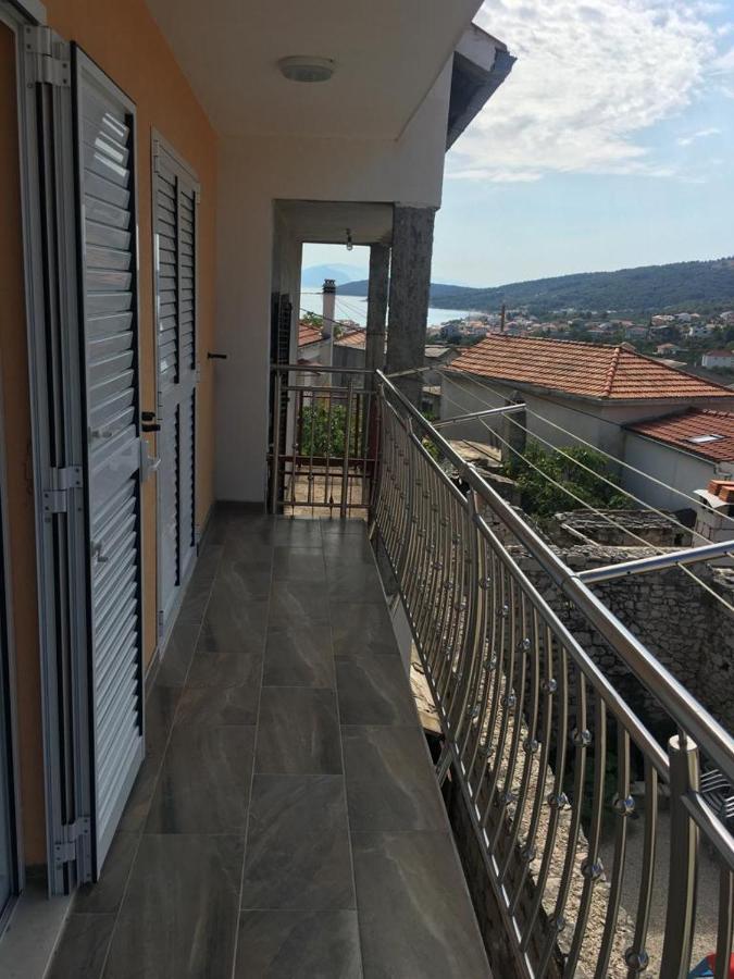 Apartament Sara *